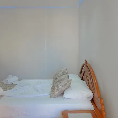 Florenc Lägenhet Sarandë